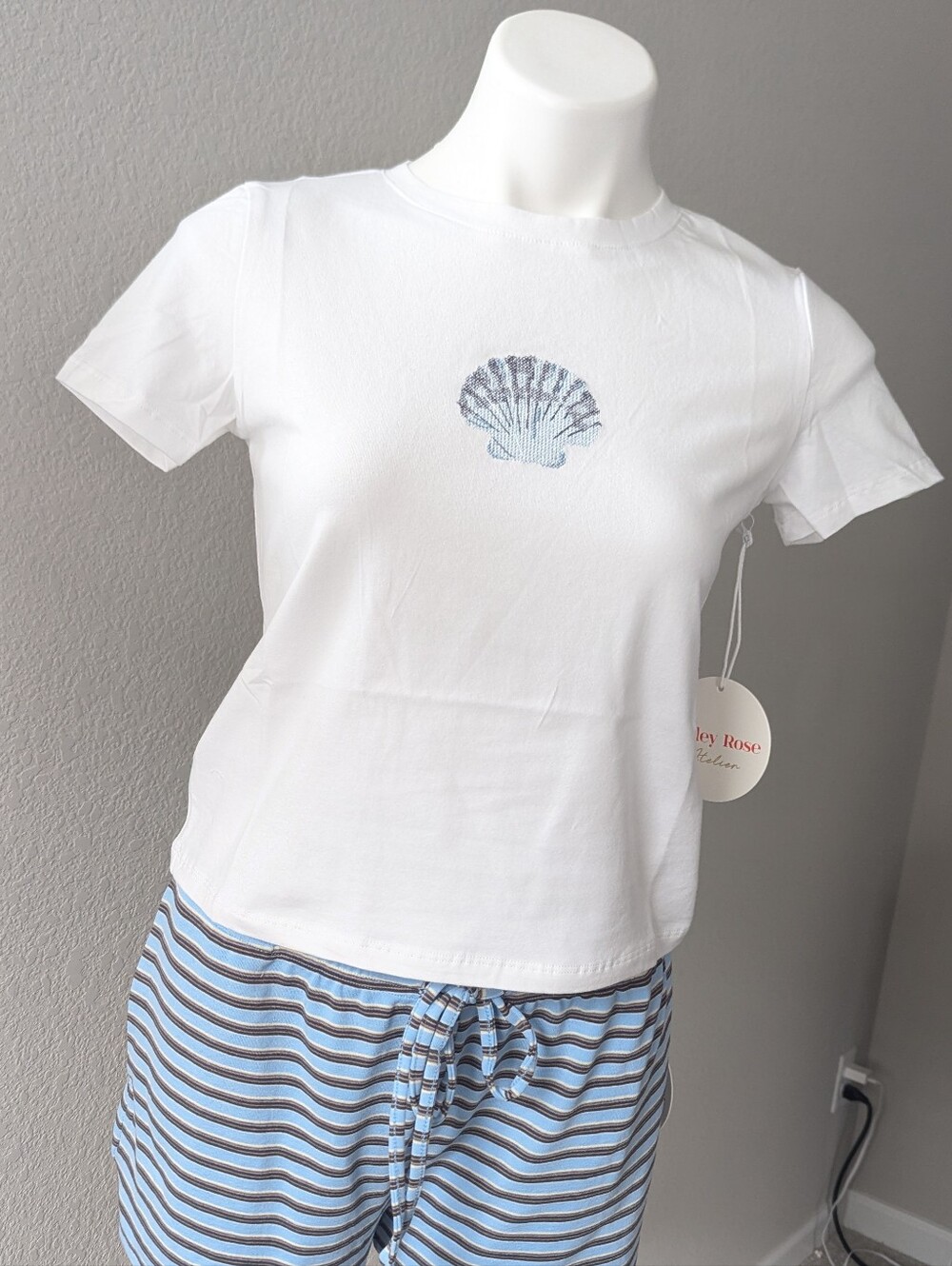 Bailey Rose Embroidered Sea Shell T-Shirt - Picture 2 of 8